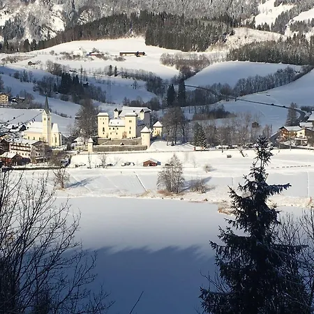 Am Schloss Отель