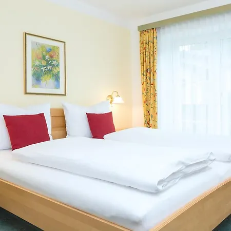 Am Schloss Hotel 3*