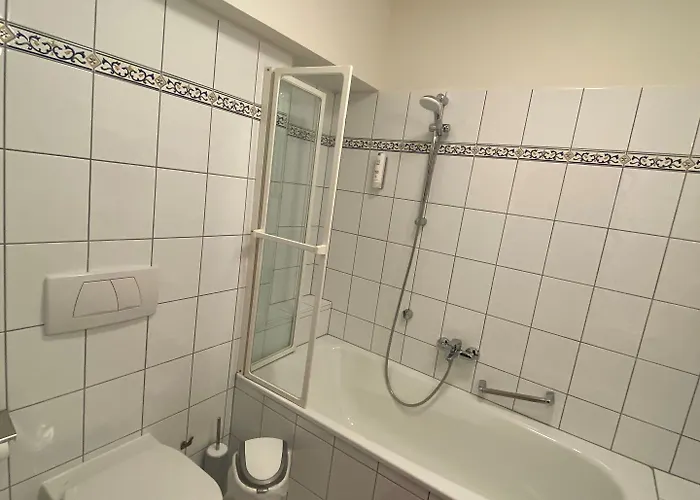 アム シュロス 3*